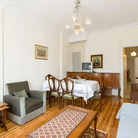 Downtown Vintage Apartment